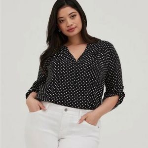 NWT Torrid Harper blouse, 3/4 roll sleeves, size 3